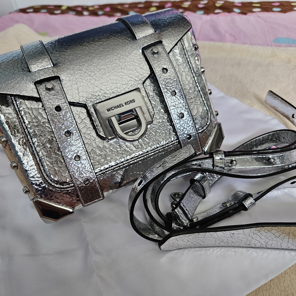  Michael Kors Manhattan Small Crackled Metallic Leather Crossbody Bag